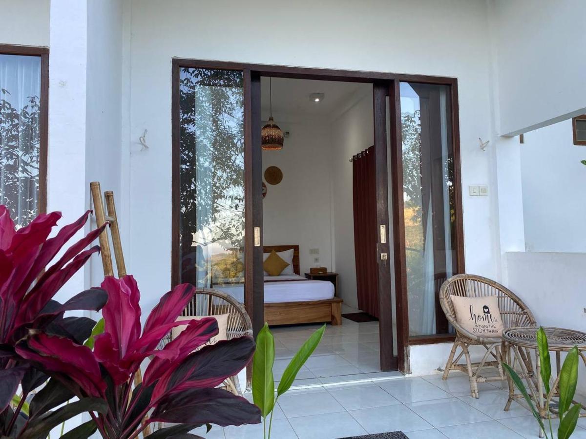 Отель The Hill View Lombok Kuta  Экстерьер фото